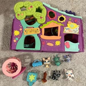 Littlest Pet Shop Club House with 6 LPS